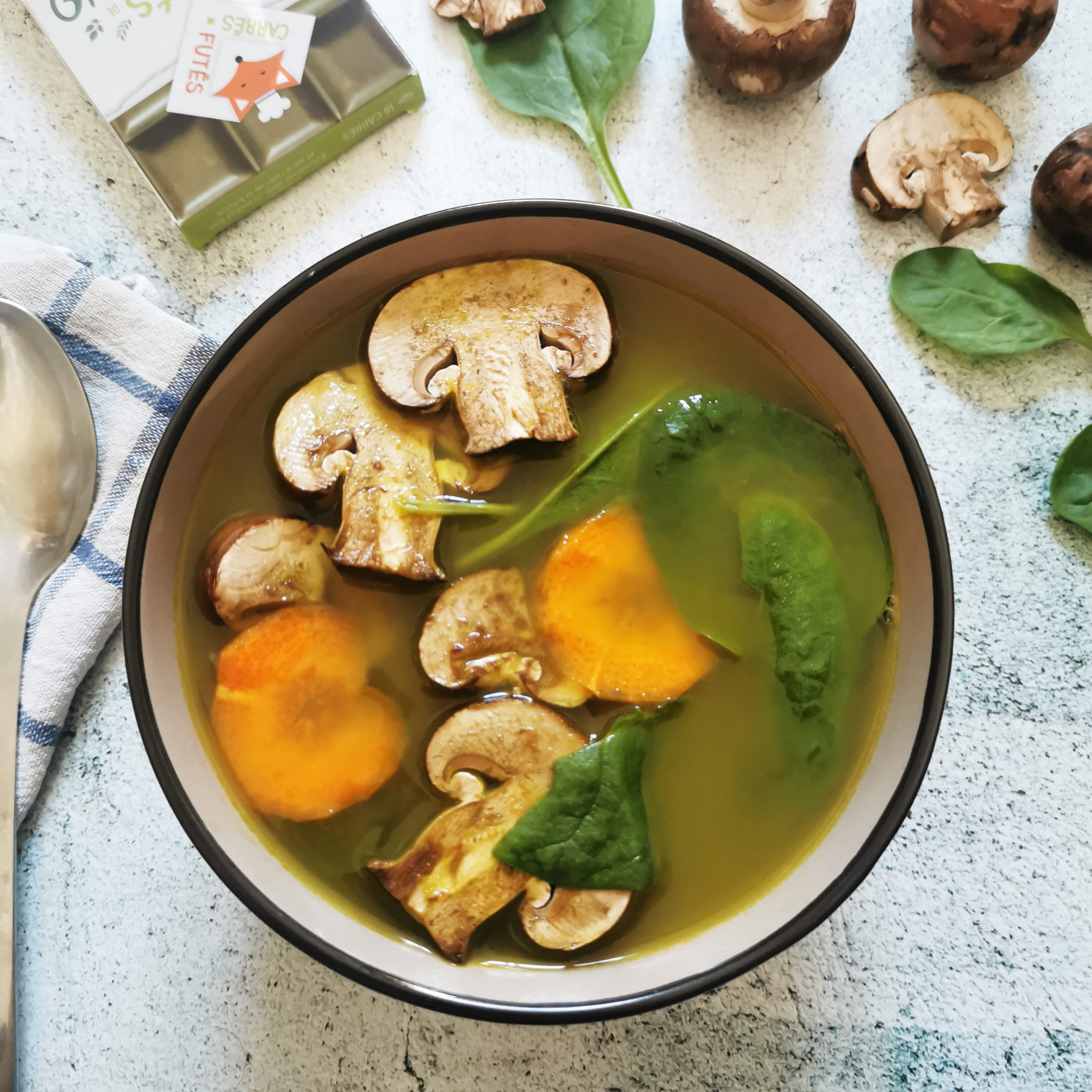 Bouillon détox champignons recette